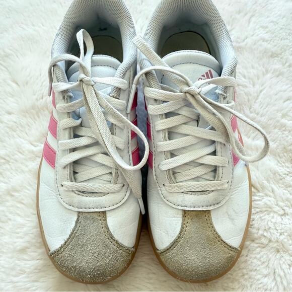 Adidas girls sneakers size 1 US - Picture 2 of 4